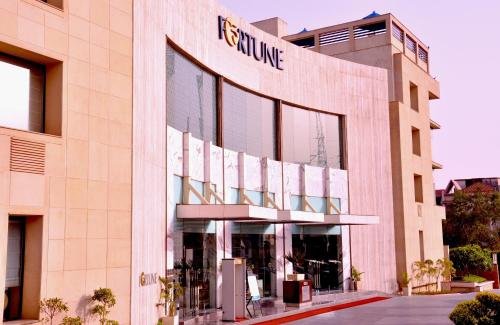 Sector 27 Noida: Location, Connectivity, Property & Nearby Areas